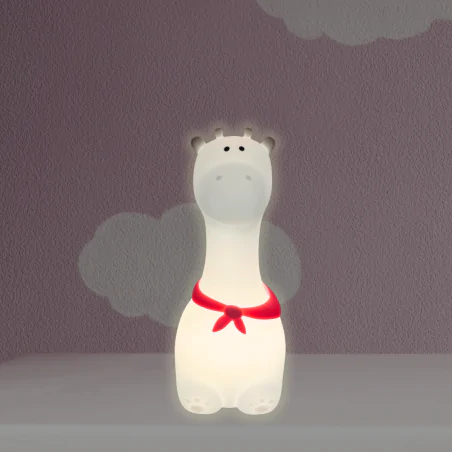 Oswietlenie-do-pokoju-dzieciecego - lampka nocna led dziecięca z kolorowymi chustkami żyrafa prezent urodzinowy interblue 