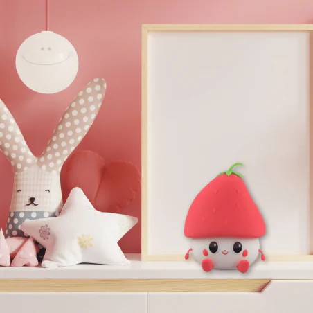 Oswietlenie-do-pokoju-dzieciecego - lampka nocna stołowa dla dzieci truskawka prezent dla dziecka interblue 