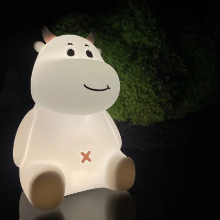 Oswietlenie-do-pokoju-dzieciecego - lampka nocna led miękka krówka różowa z regulowanym światłem prezent z okazji urodzin interblue 