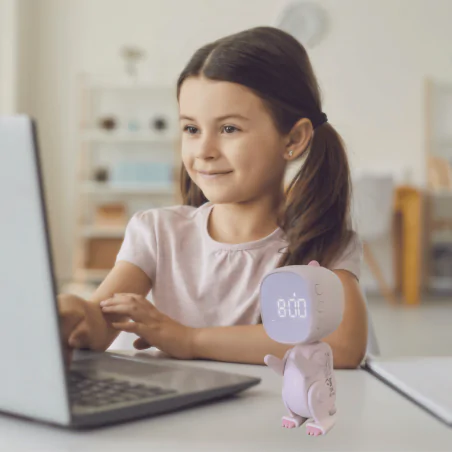 Oswietlenie-do-pokoju-dzieciecego - budzik na biurko dziecięcy różowy zabawka prezent dla dziewczynki robot dino interblue 