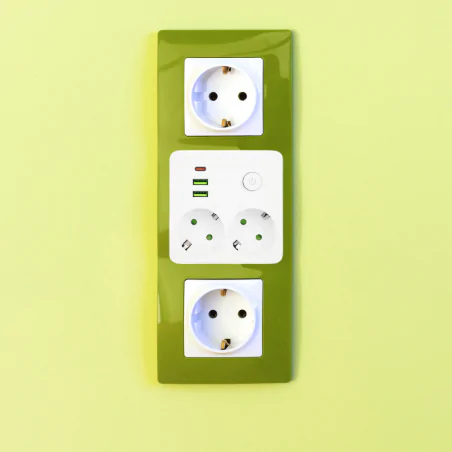 Rozgalezniki - rozgałęźnik dwa gniazda typu schuko z usb biała złodziejka modi 