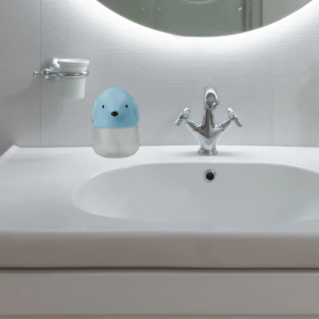 Oswietlenie-do-pokoju-dzieciecego - dozownik na mydło w formie niebieskiego słonika dla dzieci interblue 