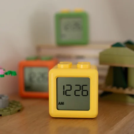 Oswietlenie-do-pokoju-dzieciecego - budzik dziecięcy kostka pomarańczowa zegar klocek lego z wyświetlaczem interblue 