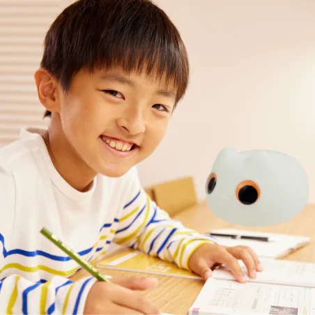 Oswietlenie-do-pokoju-dzieciecego - lampka w kształcie kotka dla dziewczynki na prezent do usypiania usb interblue 