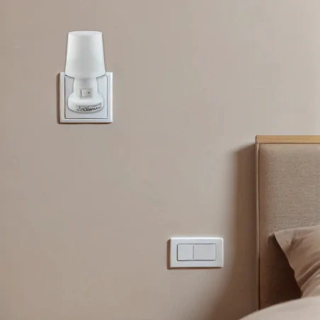 Lampki-do-kontaktu - lampka nocna do kontaktu biała z włącznikiem ml-1 rum-lux 