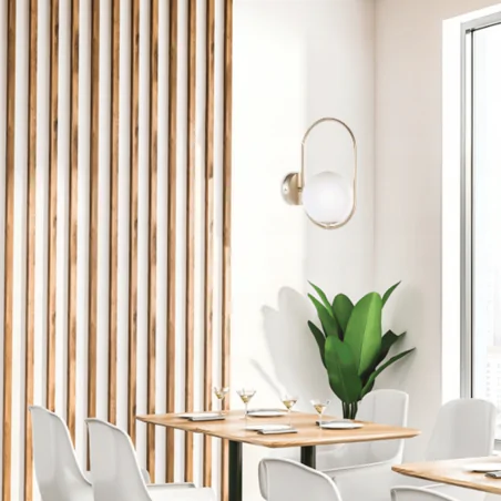 Kinkiety-do-salonu - kinkiet lampa ścienna złota z mlecznym kloszem w kształcie kuli cordel 21-73440 candellux 