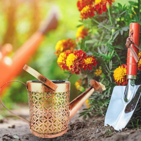 Lampy-solarne - lampa ogrodowa oświetlenie solarne w formie miedzianej konewki z ciepłym światłem ip44 cortina 