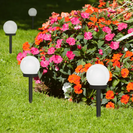 Lampy-solarne - lampka solarna ogrodowa led kula 10cm wbijana w ziemię na czarnej nóżce atris lumiled 