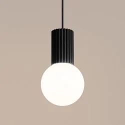 Lampy-sufitowe - lampa wisząca mleczna kula z czarną podstawą halo 1 czarna sollux sl.1714 
