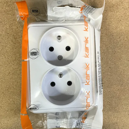 Gniazda-podwojne-podtynkowe - gniazdo podwójne z uziemieniem czeskie z ramką gpd-2z liza karlik 