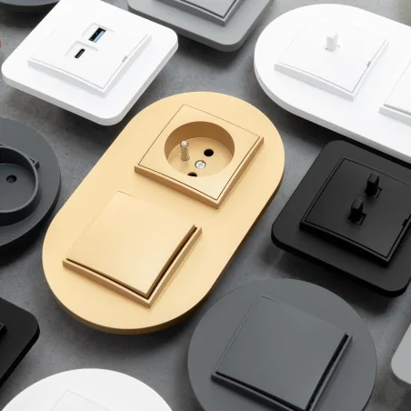 Gniazda-pojedyncze-podtynkowe - gniazdo hermetyczne do łazienki ip44 ze złotą klapką 29mgpb-1zp mini karlik 