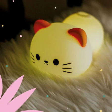 Oswietlenie-do-pokoju-dzieciecego - lampka w kształcie kotka z dźwiękiem na prezent do usypiania usb interblue 