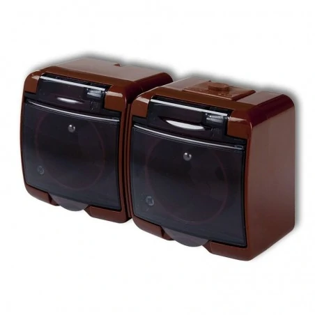 Gniazda-elektryczne - 4ghe-2dp gniazda podwójne z klapką dymną i osłonami torów junior karlik brąz 