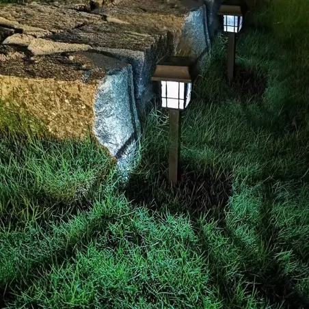 Lampy-solarne - słupek solarny mała czarna latarenka zimne światło 6500k astrum lumiled 