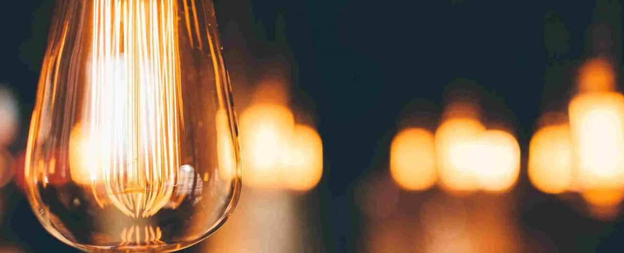 Jakie dekoracyjne żarówki LED wybrać do oświetlenia?