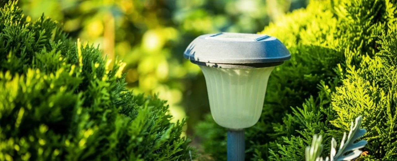 Jakie lampy solarne są najlepsze? Kluczowe kryteria i najnowsze trendy